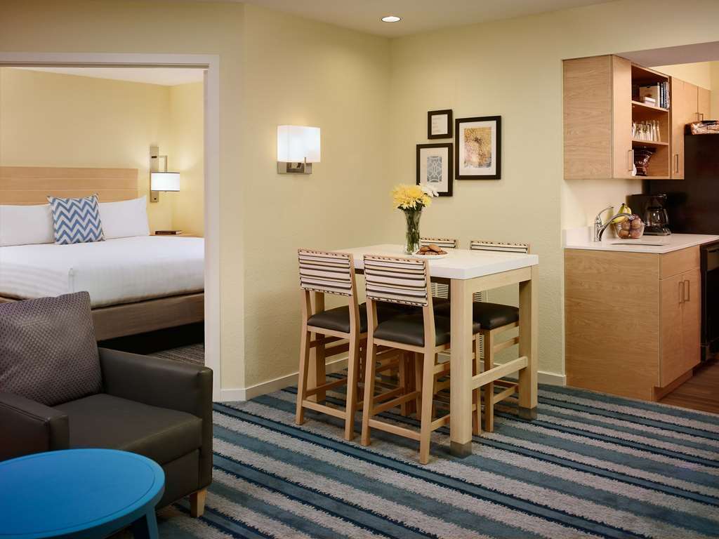 Sonesta Hotel Ibagué 客房 照片 A typical suite at a Residence Inn