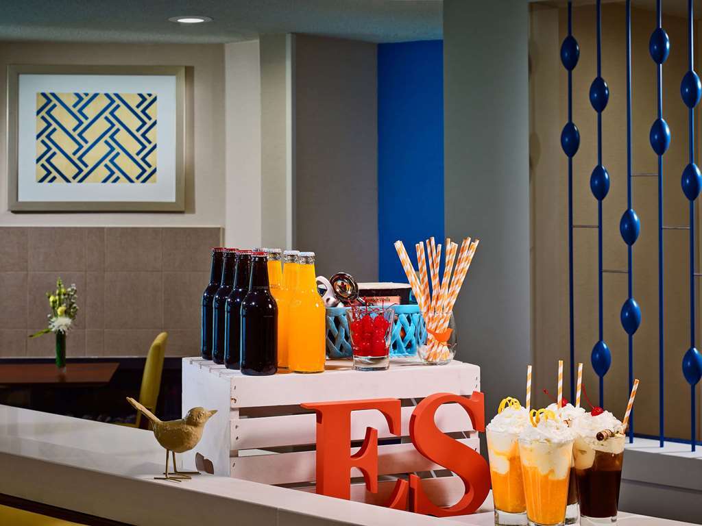 Sonesta Hotel Ibagué 设施 照片 The bar at the hotel